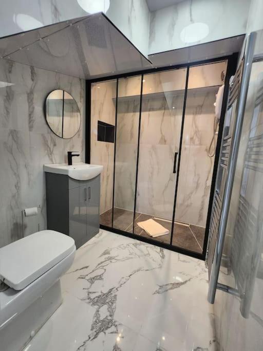 Spacious And Bright One Bedroom Apartment Oxford Bagian luar foto