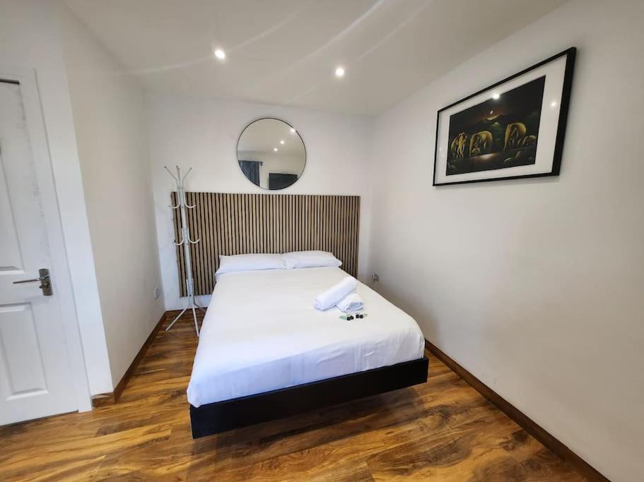 Spacious And Bright One Bedroom Apartment Oxford Bagian luar foto